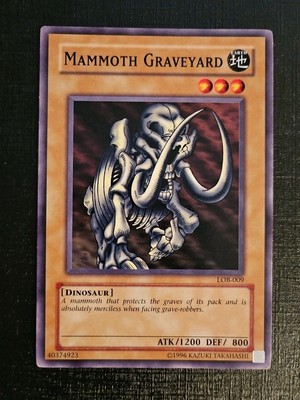 YuGiOh Legend of Blue Eyes White Dragon LOB-009 - MAMMOTH GRAVEYARD, Unlimited -image