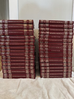 31 World Book Encyclopedia COMPLETE SET of 21 Volumes 1986 + Index & 9 Yearbooks-image