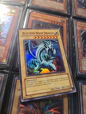 Yu-Gi-Oh! TCG Blue-Eyes White Dragon Retro Pack RP01-EN001 Unlimited Ultra Rare-image