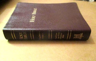KJV Giant Print Reference Bible Hand Size - Leather-image