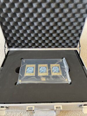 Yu-Gi-Oh! 25th Anniversary Ultimate Kaiba Blue-Eyes White Dragon Set W/Case Rare-image