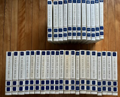 NEW BOOK OF KNOWLEDGE Encyclopedia Complete Set 21 Volumes W/ 82-93 Annuals (33)-image