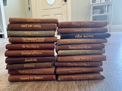 KNICKERBOCKER LEATHER NOVELTY SHAKESPEARE MINI BOOKS LOT OF 20-image