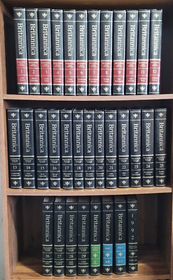 Encyclopedia Britannica Complete Set 1-29 with Guide, 2 Index and Yearbook 1992-image
