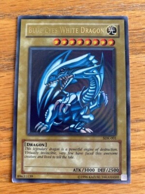 Yu-Gi-Oh! BLUE EYES WHITE DRAGON - SDK-001 Holo - Good Condition-image