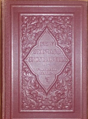 New Standard Encyclopedia Pictorial  8 Vol Set 1945 With Book Trails-image