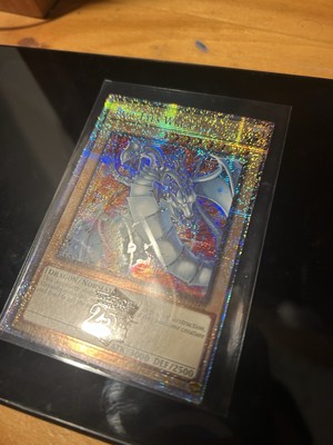 Blue-Eyes White Dragon (New Art) (Quarter Century Secret Rare) RA04-EN002-image