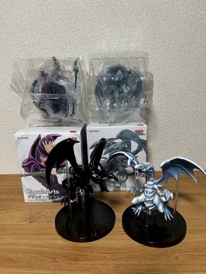 Yu-Gi-Oh! Konami Equal Arts Figure Set - Dark Magician & Blue Eyes-image