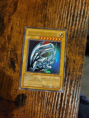 Rare Original Blue-Eyes White Dragon Holo Starter Deck Kaiba Yugioh Card SDK-001-image