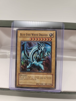 Yugioh! (2)  Blue-Eyes White Dragon SKE-001 Super Rare 1st Edition LP-image