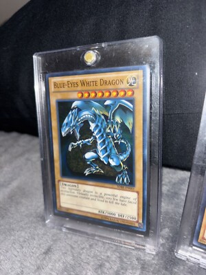 Yu-Gi-Oh! Blue-Eyes White Dragon (1996 1st Edition ATK/3000 DEF/2500. SDBE-EN001-image