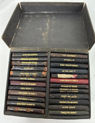 Vintage Full Set of 24 Leather Shakespeare Miniature Books in Box Knickerbocker-image