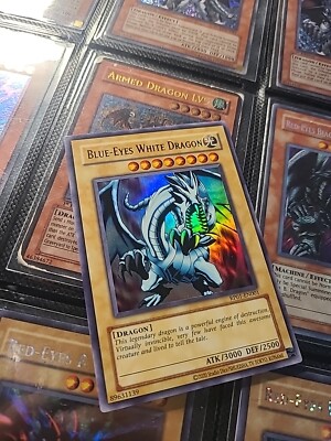 Yu-Gi-Oh! TCG Blue-Eyes White Dragon Retro Pack RP01-EN001 Unlimited Ultra Rare-image