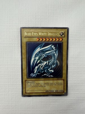 Blue Eyes White Dragon SKE-001 Yu-GI-Oh Foil Near Mint Adult Owned-image