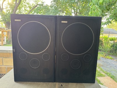 VINTAGE FISHER FS-241 - 2 WAY SPEAKER SYSTEM MADE IN U.S.A!  (VERY GOOD COND) *-image