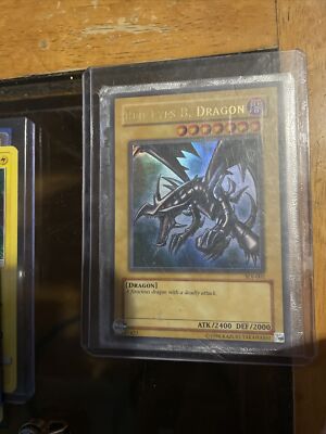 Yu-Gi-Oh! RED-EYES B. DRAGON SDJ-001 ULTRA RARE 1ST EDITION W/ PROTECTORS-image