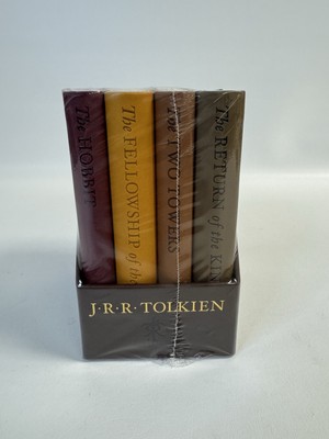 The Hobbit and the Lord of the Rings: Deluxe Pocket Boxed Set Leather Bound -image