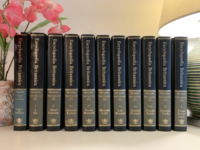 Encyclopedia Britannica Full Set - Macropaedia 30 Volumes- 1977-image