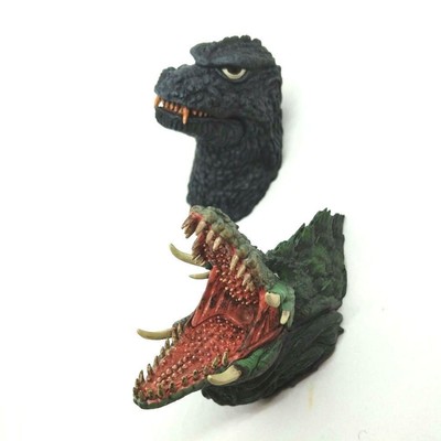 Godzilla Biolante Ichiban Kuji F Prize Monster Head Magnet Used-image
