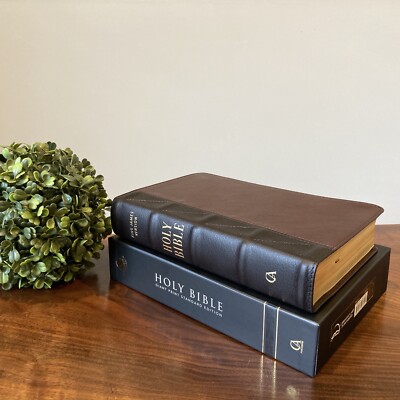 KJV Giant print Bible | Cowhide Genuine Leather | Thumb-Indexed | Red Letter-image