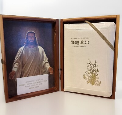 Holy Bible in Union Made Beautiful Wooden Box White Leather-image