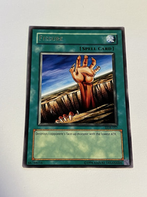 2002 Yu-Gi-Oh Legend of Blue Eyes White Dragon Unlimited #LOB057 Fissure-image