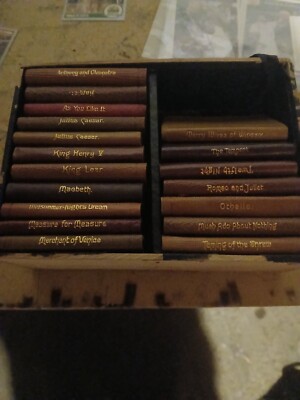 Early 1900's 24 Volume William Shakespeare Mini Leather Book Set Knickerbocker-image