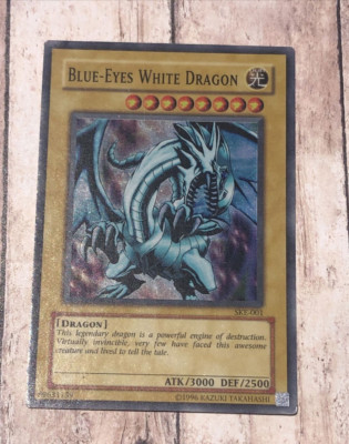 Blue-Eyes White Dragon Yugioh Card SKE-001 Super Rare Unlimited 1996 Creasing-image