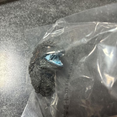 Godzilla 2023 Ichiban Kuji E Prize Monster Head Magnet Used-image