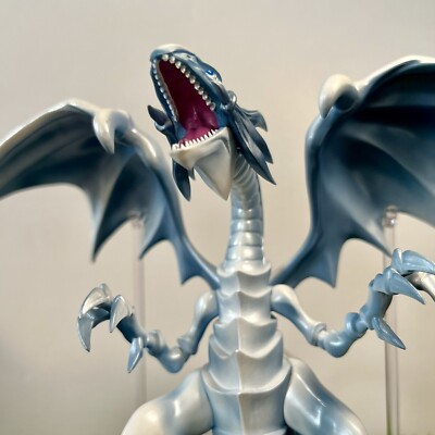Yu-Gi-Oh! Duel Monsters Blue-Eyes White Dragon Figure NEW  BANDAI-image
