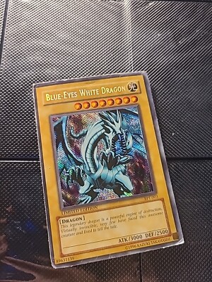 Blue-Eyes White Dragon BPT-003 Reverse Holofoil Error/Border Shift Error-image