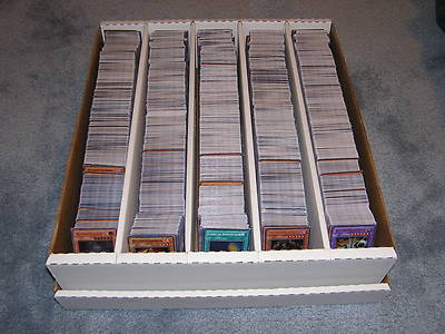 YUGIOH 100 Cards w/Dark Magician or Blue Eyes White Dragon and 4 Rares & 8 Holos-image