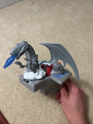 RARE Yu-Gi-Oh BLUE EYES WHITE DRAGON Action Figure DRAGON DUEL 2004 Complete-image