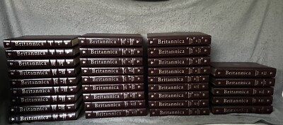 Encyclopedia Britannica Micropedia 15th Edition 32 Volume Set 1989 LE of 29,999-image