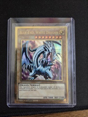YuGiOh Blue Eyes White Dragon MGED-EN001-image