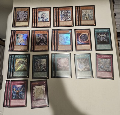 Yugioh! Blue Eyes Deck Core With Extras-image