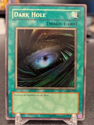 Yugioh - Dark Hole - LOB-052 Super Rare Legend of Blue-Eyes White Dragon (MP)-image