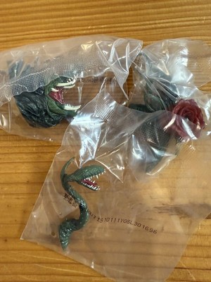 Godzilla Ichiban Kuji Biolante E-Prize Monster Head Magnet Used-image