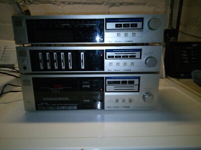 VINTAGE FISHER STEREO AMPLIFIER / CASSETTE PLAYER / AM/FM STEREO TUNER SET-image