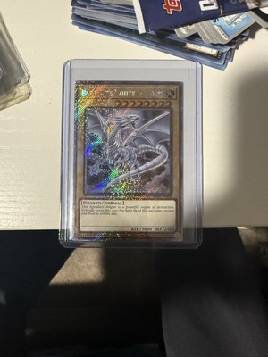 Blue-Eyes White Dragon 8th Art 1st Edition Platinum Secret Rare Card RA04-EN108-image