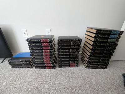 Complete 1990 Leather-Bound Encyclopedia Britannica Set 32 Volumes + Yearbooks-image
