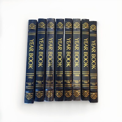 1992 - 2000 THE WORLD BOOK YEARBOOK 8 Volume Set Hardback Books Lot (missed 1996-image