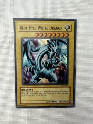 Blue Eyes White Dragon SKE-001 Yu-GI-Oh Foil Near Mint Adult Owned-image