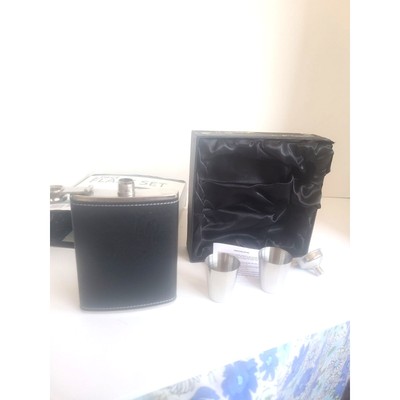 NIB FLASK SET BARWARE-image