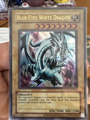 Yu-Gi-Oh! TCG Blue-Eyes White Dragon Ultra Rare Card RP01-EN001 (2024)-image