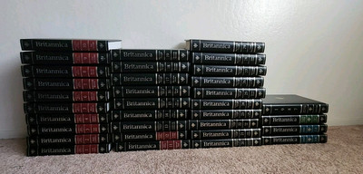 Britannica The New Encyclopaedia Macropaedia 15th Edition Complete Set / 1987-image