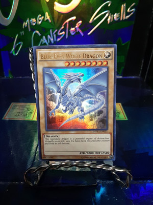 * BLUE-EYES WHITE DRAGON * 1ST EDITION HOLOGRAPHIC (ALT ART) MVP1-EN055 YUGIOH!-image