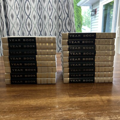 Vintage The World Book Encyclopedia Set Lot  17 Yearbooks 1968-1984-image