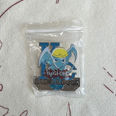 Yu-Gi-Oh! Duel Links KC Blue-Eyes White Dragon Maintenance Pin - RARE PRIZE-image