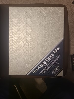 New Holman Hearthside Family Reference Bible 1970 Illustrated Pictorial 13FRL-image